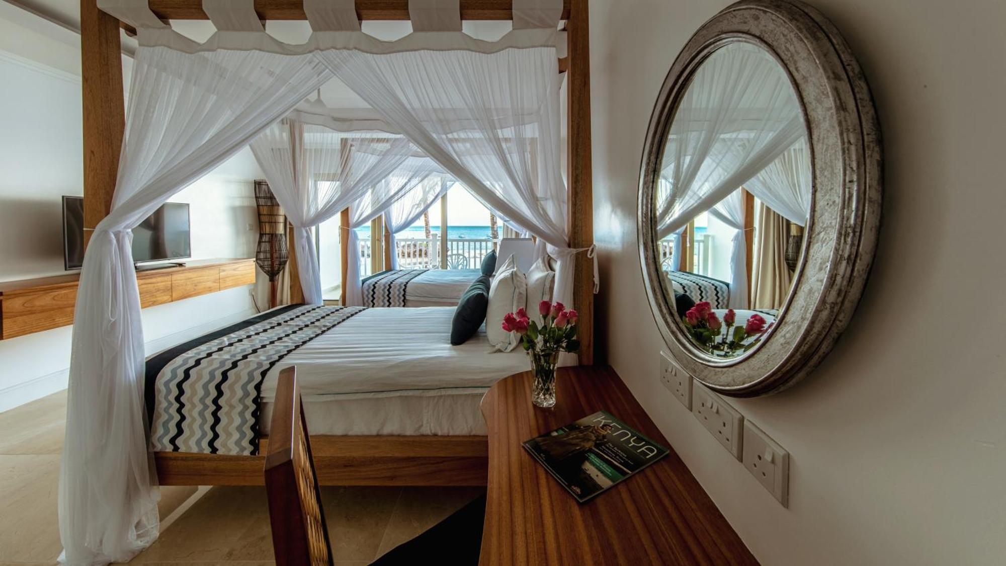 Hemingways Watamu Hotel Exterior photo