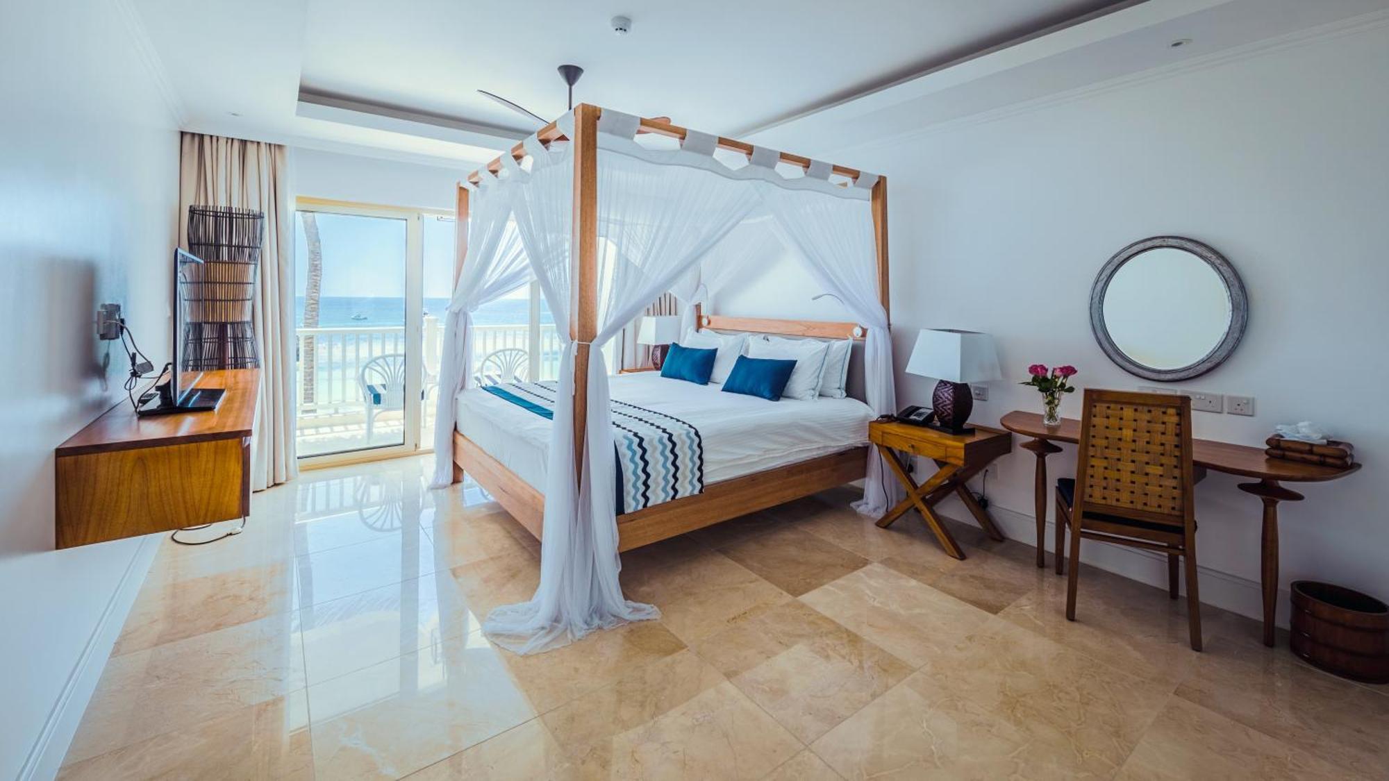 Hemingways Watamu Hotel Exterior photo